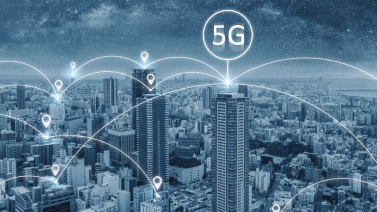 Paesaggio futuristico con 5G